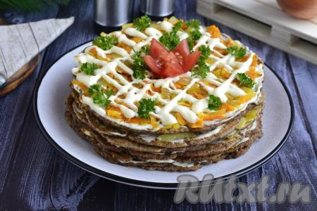 Печёночный торт с морковью и луком слоями
