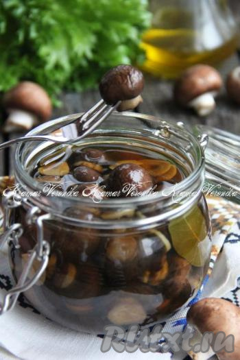Шампиньоны, маринованные с чесноком, быстрого приготовления
