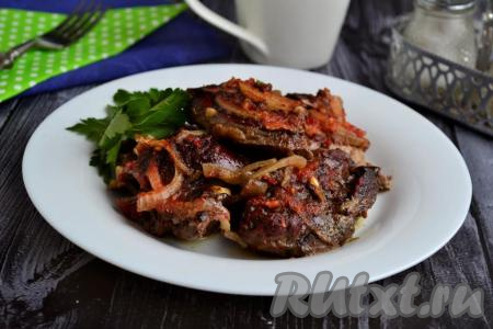Куриная печень с луком в духовке