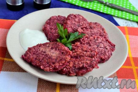 Свекольные котлеты с манкой