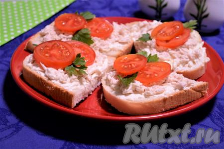 Бутерброды с куриной грудкой и сыром