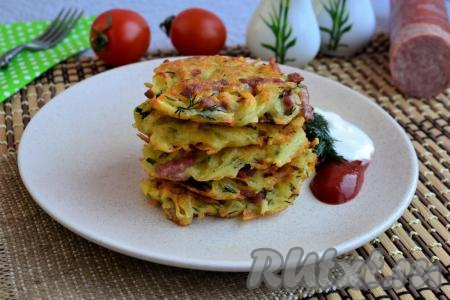 Картофельные драники с колбасой