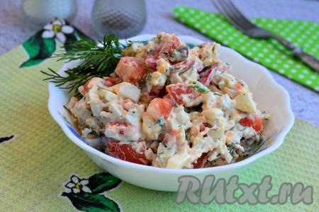 Салат с курицей, болгарским перцем и помидорами 