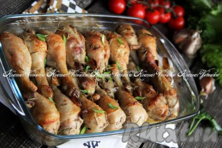 Курица с розмарином и чесноком в духовке