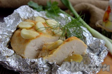 Сочное куриное филе в фольге в духовке