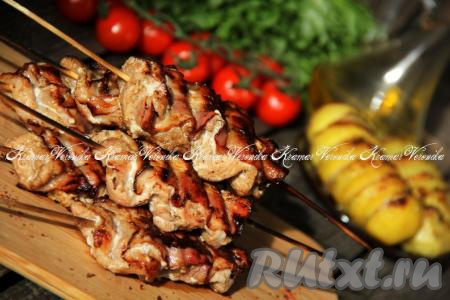 Шашлык с беконом на мангале