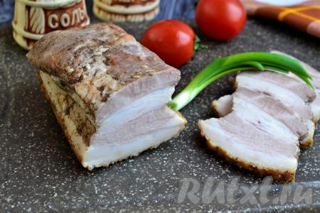 Сало, варёное с чесноком в пакете 