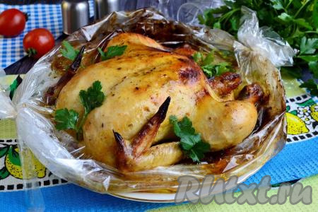 Курица целиком в пакете для запекания в духовке