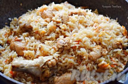 Плов из пропаренного риса с курицей
