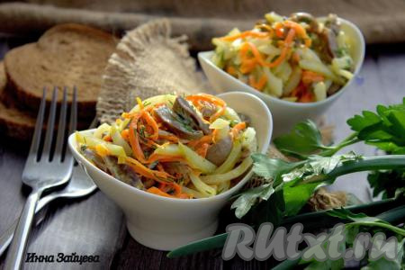 Салат с куриными сердечками и солёными огурцами