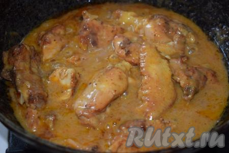 По истечении времени пробуем гедлибже из курицы на вкус, если необходимо, подсаливаем и добавляем специи или чёрный молотый перец. Наше блюдо готово!