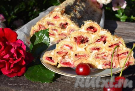 Торт "Монастырская изба" с вишней и сметанным кремом