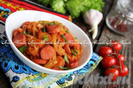 Рецепт капусты, тушёной с картошкой и сосисками