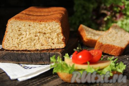 Вот такой аппетитный, полезный и очень вкусный хлеб с добавлением овсяных хлопьев испекли мы в духовке.