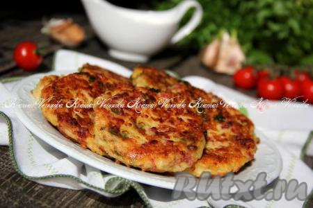 Картофельные оладьи с колбасой и сыром