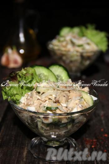 Салат из консервированной скумбрии с яйцами и огурцом