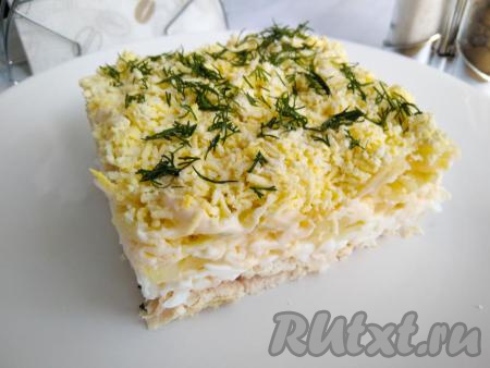 Салат с курицей, сыром и яблоком