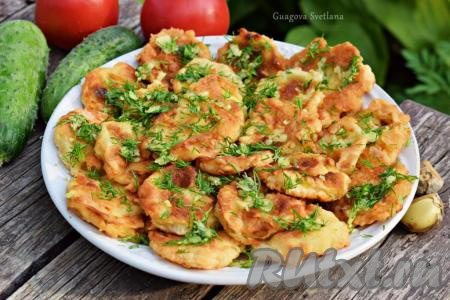 Кабачки, жареные кружочками в муке и яйце на сковороде