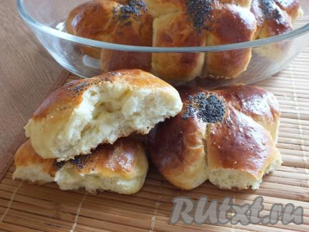 Изделия из ночного дрожжевого теста получаются вкусными, сдобными, аппетитными и долго не черствеют. Этот рецепт замеса теста пригодится занятой хозяйке не раз. Готовьте вкусную выпечку и радуйте своих близких!