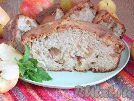 Шарлотка с яблоками и грушами в духовке