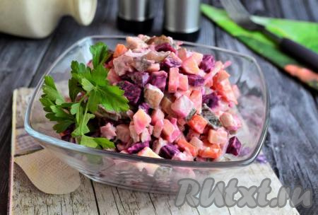 Салат со свининой и свеклой