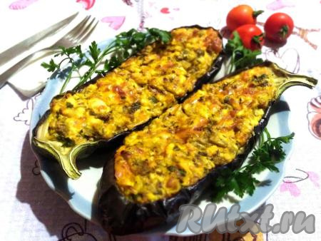 Баклажан, запечённый с творогом и сыром в духовке