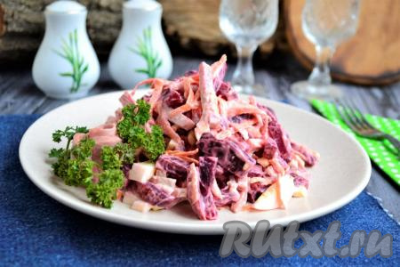 Салат со свеклой и колбасой