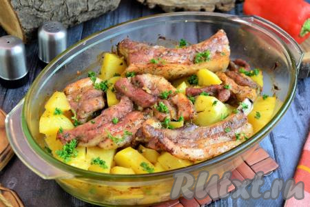 Свиная грудинка с картошкой в духовке