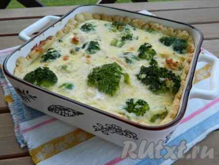 Вот такой   вкусный и ароматный киш-лорен с брокколи и курицей получился у нас. Он хорош и в горячем, и в холодном виде.
