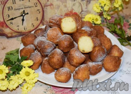 Творожные пончики, жареные в масле на сковороде 
