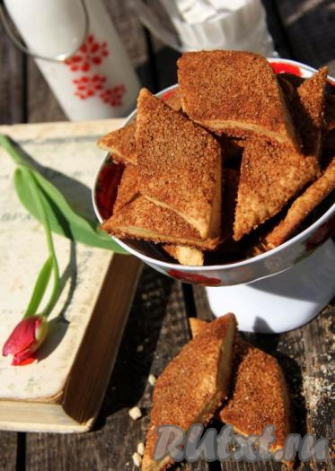 Готовую выпечку полностью остудить и переложить на тарелку. Вкусное, аппетитное печенье "Земелах" подать к чаю, кофе или стакану молока. Вот так достаточно просто можно приготовить эту замечательную выпечку в домашних условиях. Благодаря корице, печенье получается очень ароматным, попробуйте!