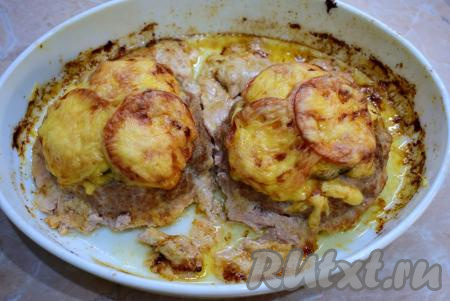 Готовые мясные стожки с грибами станут аппетитно запечёнными.
