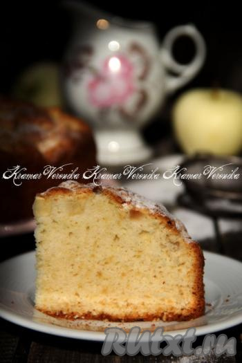 Пышная шарлотка с яблоками на молоке в духовке
