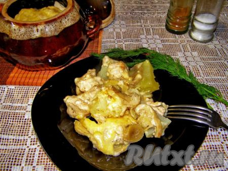 Жюльен с курицей, грибами и картошкой в духовке