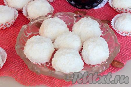 "Рафаэлло" из творога и кокосовой стружки