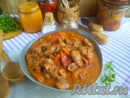 Гуляш из куриной печени с подливкой
