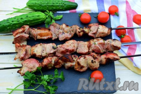 Шашлык из свинины с киви