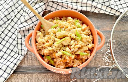Перловая каша с курицей в мультиварке
