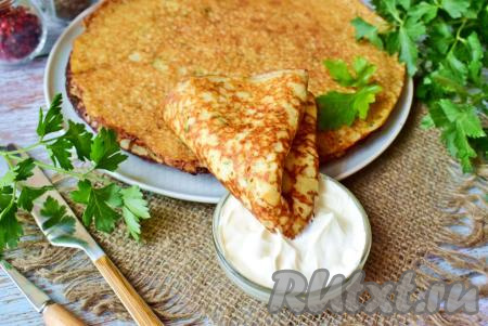 Блины, приготовленные из картофельного пюре на молоке, получаются мягкими, нежными и очень вкусными. К столу подаём их горячими со сметаной. Уверена, аппетитные, достаточно сытные картофельные блинчики придутся по вкусу всей семье!