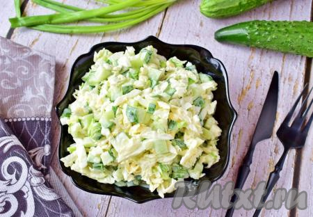 Рецепт салата с пекинской капустой, яйцами и огурцами