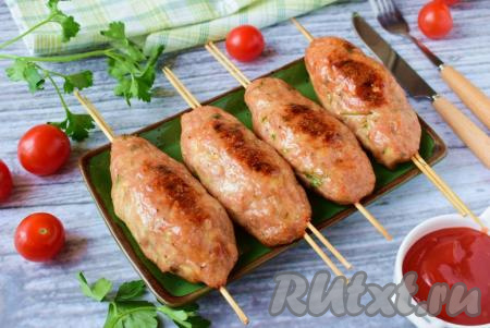 Люля-кебаб из курицы на шпажках в духовке