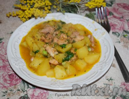 Как приготовить картошку, тушёную с курицей в кастрюле