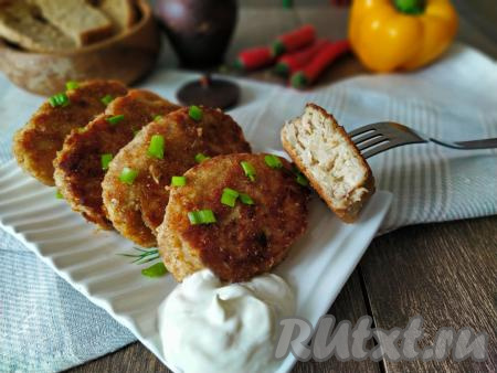 Куриные котлеты с квашеной капустой