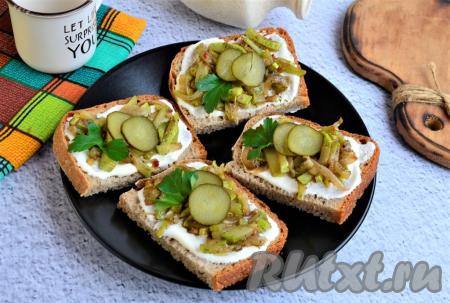 Бутерброды с жареными кабачками