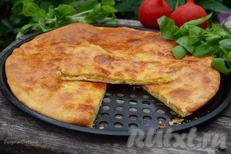 Хачапури из домашнего слоёного теста с сыром