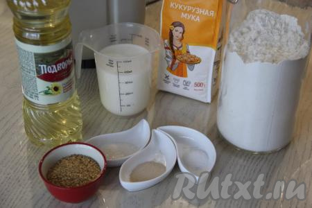 Подготовить продукты для приготовления кукурузного хлеба в хлебопечке.
