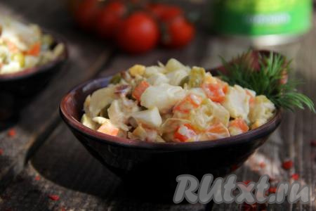 Салат из трески горячего копчения с картофелем