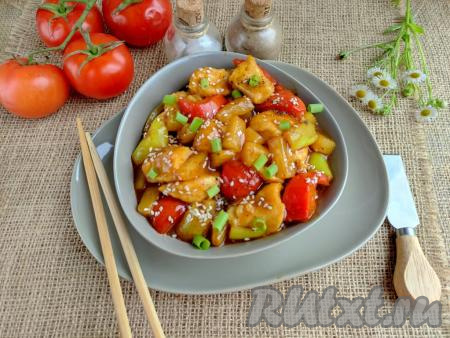 Курица с ананасами в кисло-сладком соусе с болгарским перцем