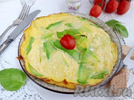 Омлет из кабачков с яйцами на сковороде