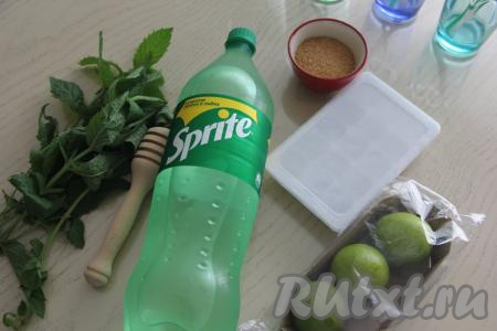 Подготовить продукты для приготовления безалкогольного "Мохито" со спрайтом с мятой. Спрайт охладить, мяту вымыть. Лайм (или лимон) вымыть.